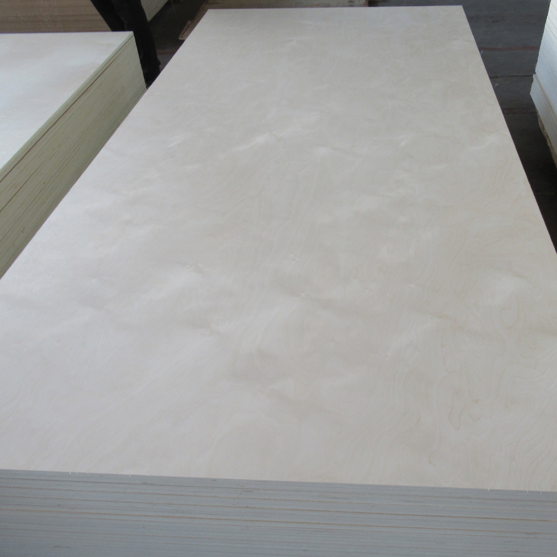 桦木贴面多层板 桦木胶合板(出口加工)