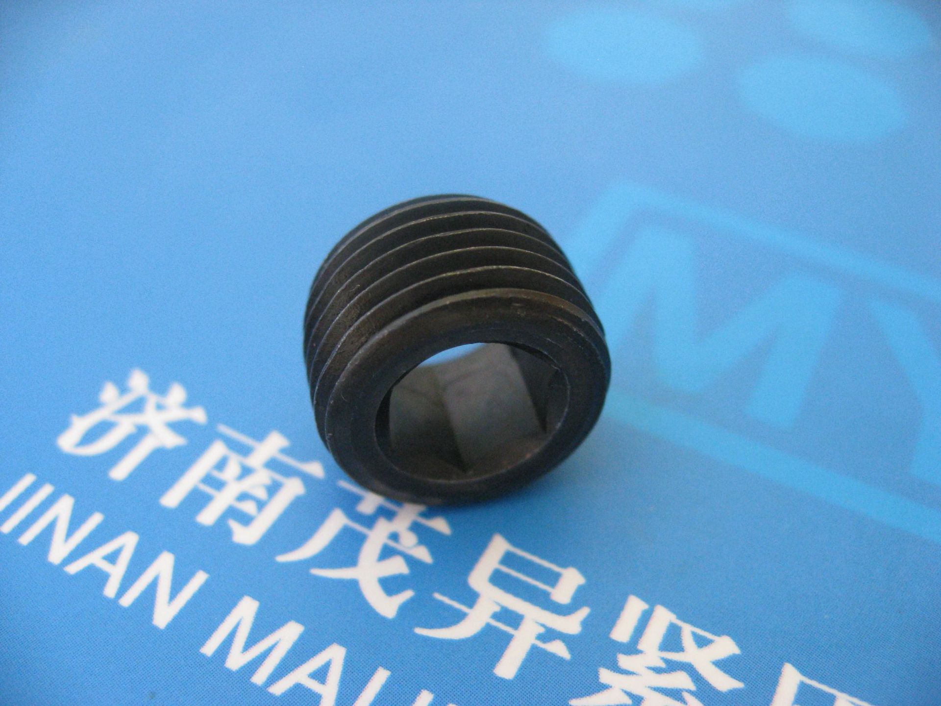 液压机械用内六角通孔型螺塞m30×1.