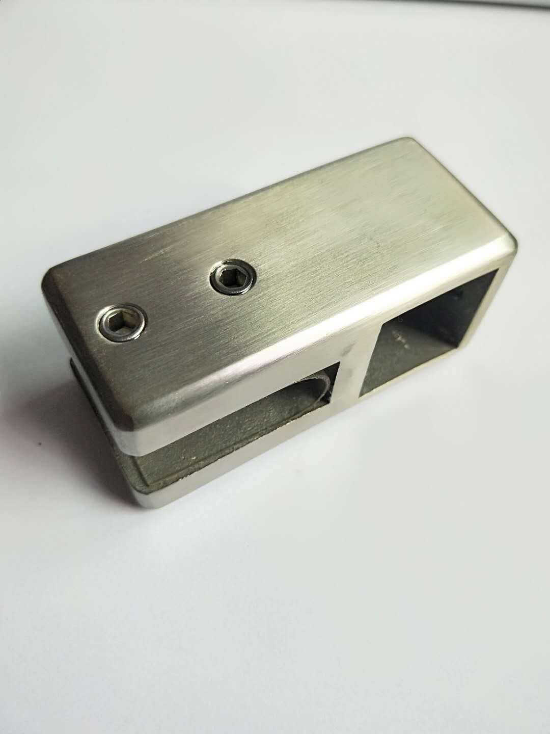 不锈钢卫生间隔断配件 卫生间玻璃门穿管配件 洗手间玻璃夹五金