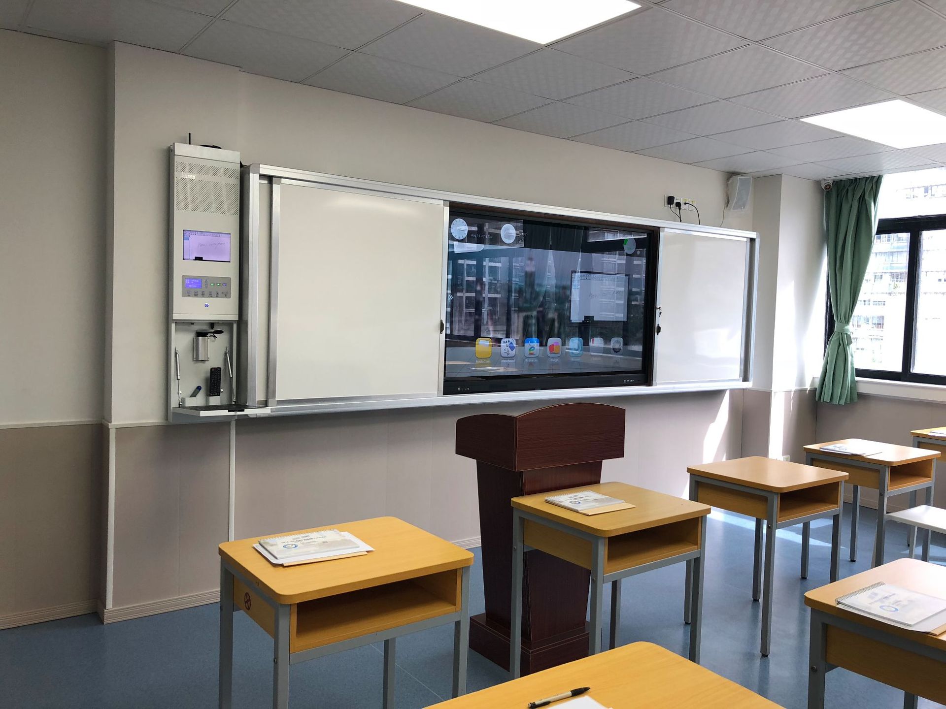 厂家直销 触控一体机 幼儿普教一体机 触控电子白板 电教设备