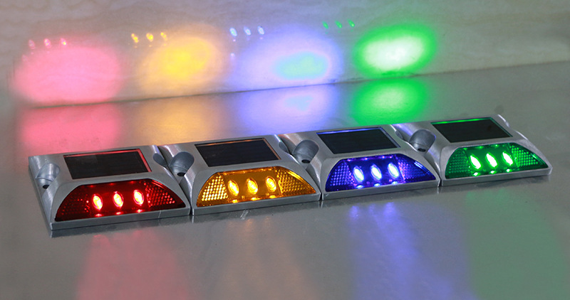 太阳能道钉灯小四方铸铝道路工程户外突起路标双面6led诱导灯厂家