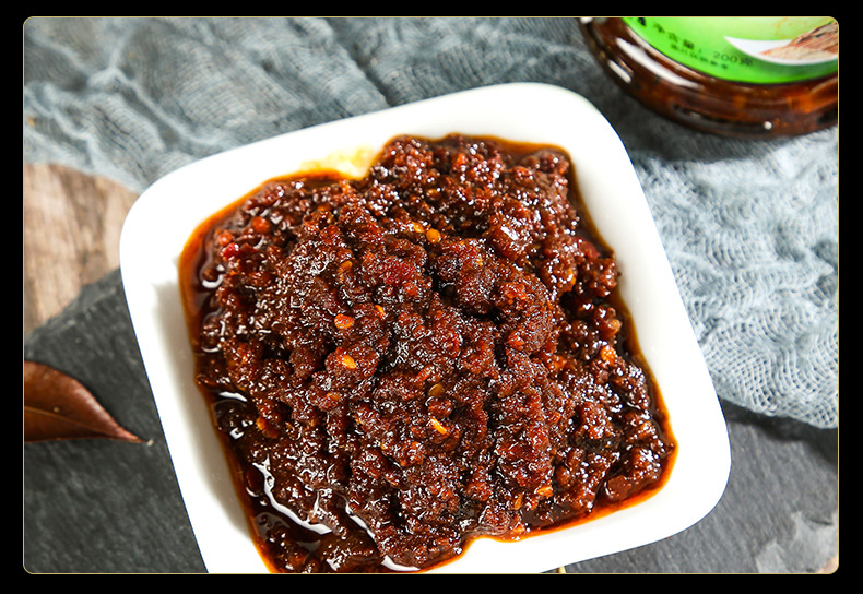 山东精全驴肉酱香辣酱 批发瓶装火锅油碟蘸酱拌饭香辣酱调料厂家