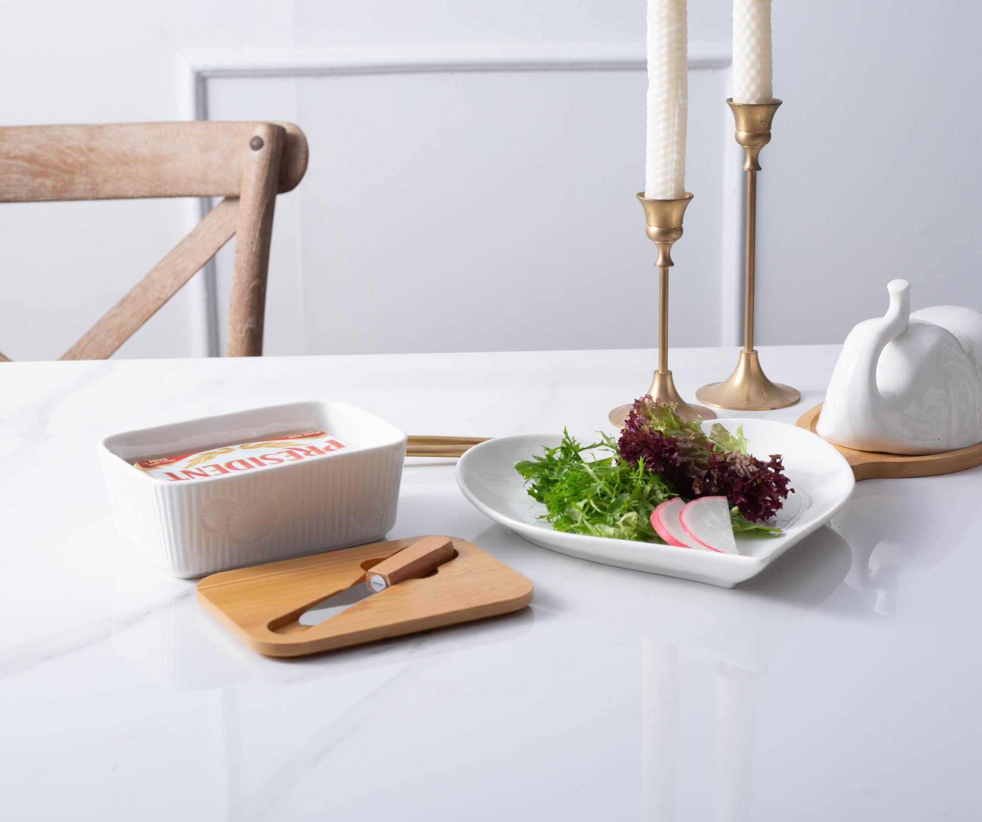 跨境 简约纯白色浮雕黄油碟配小刀竹木盖奶酪小碗牛油碟可印logo