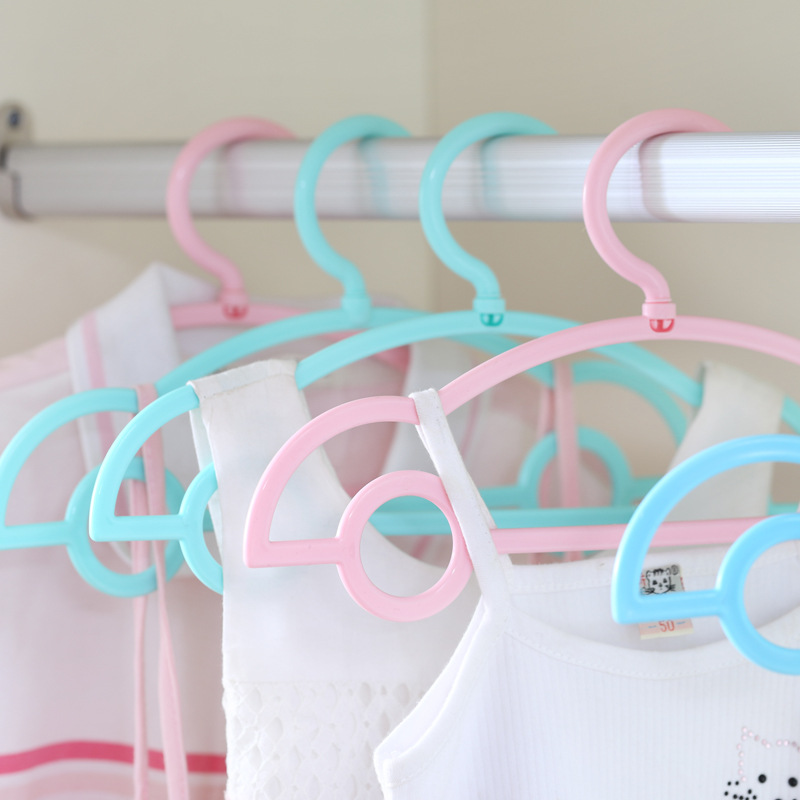 塑料小孩衣架儿童衣架批发小号可爱婴儿宝宝新生儿衣架旋转头防风