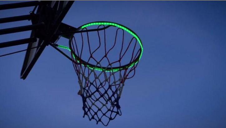 led感应篮球框灯太阳能变色夜光进球灯条创意产品户外感应篮球灯