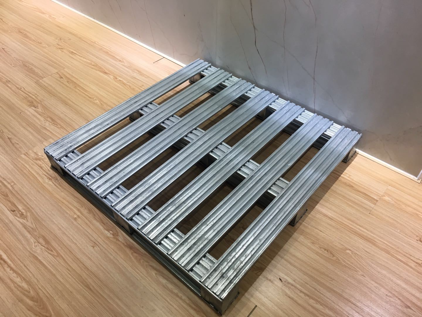 镀锌板托盘,金属托盘,出口免烟熏托盘,镀锌板栈板