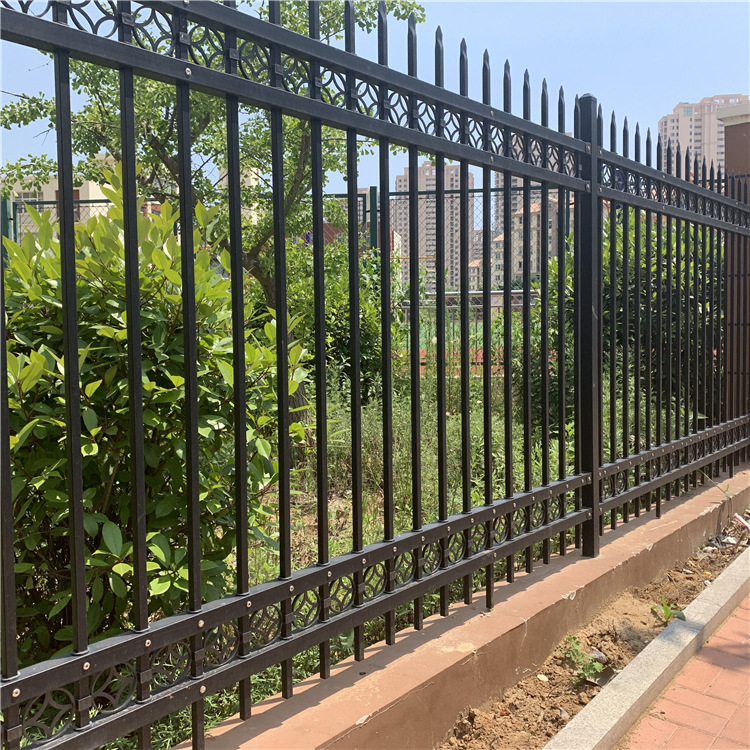锌钢护栏农村屯改造院墙栅栏绿色铁艺方管栏杆农户铁丝网围墙