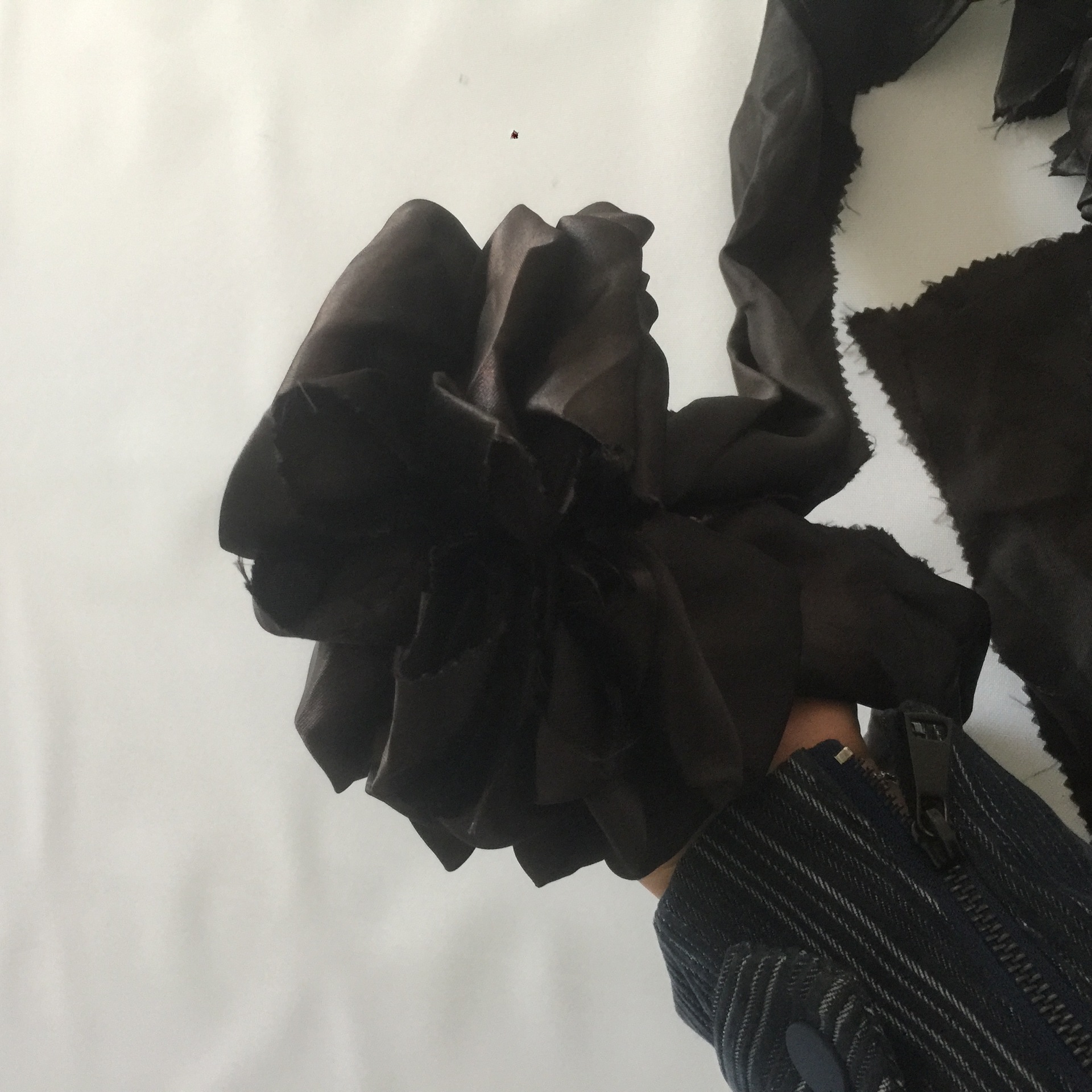 遗像花相框镜花手工绑花绸缎黑纱绸布大小号灵堂殡葬祭祀用品