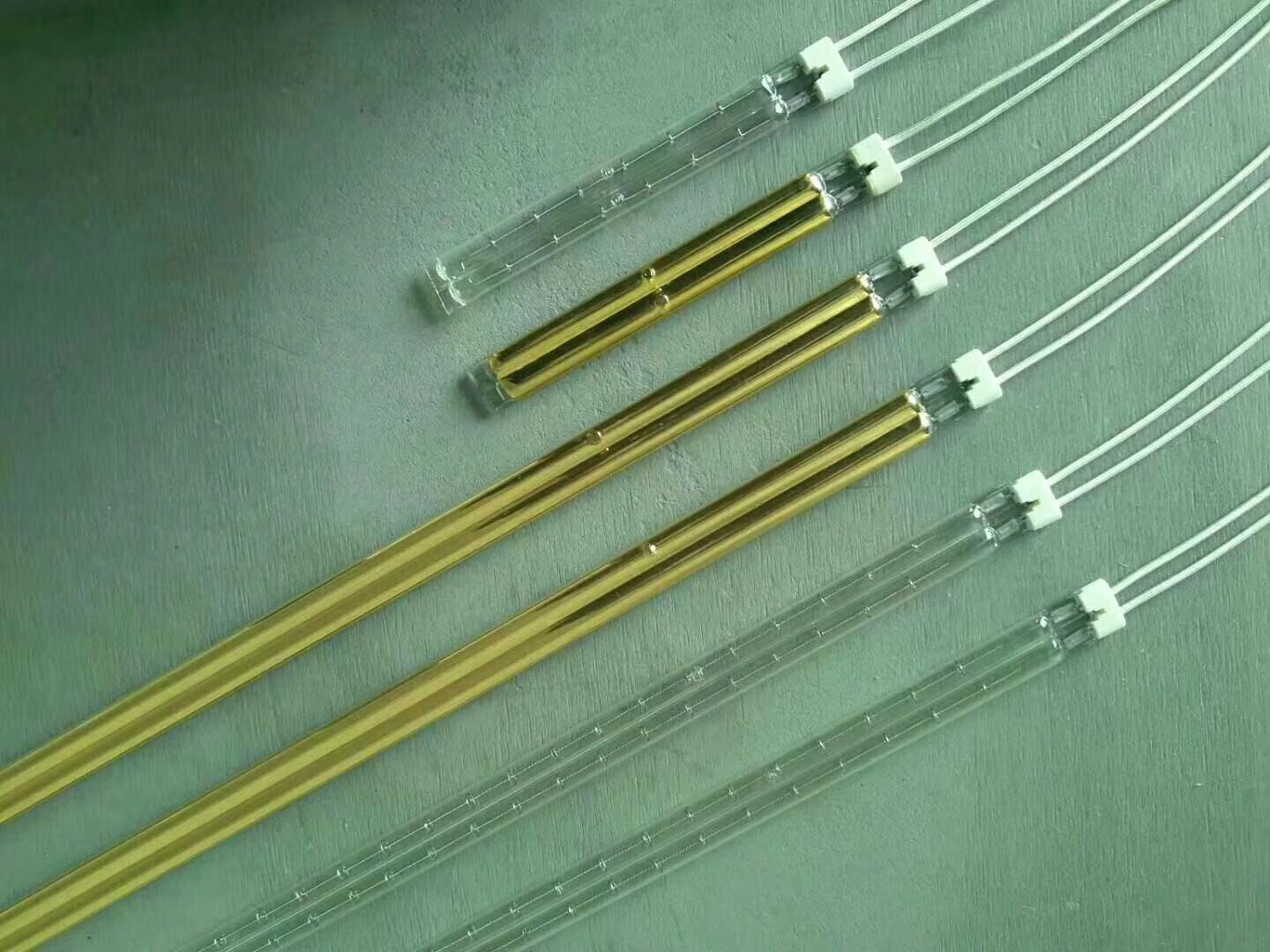 4 kg红外线灯管属热辐射光源,主要用于工业加热或