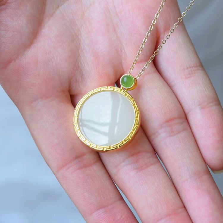 和田白玉玉石圆牌925纯银电镀24k金吊坠 小清新女士款锁骨链饰品