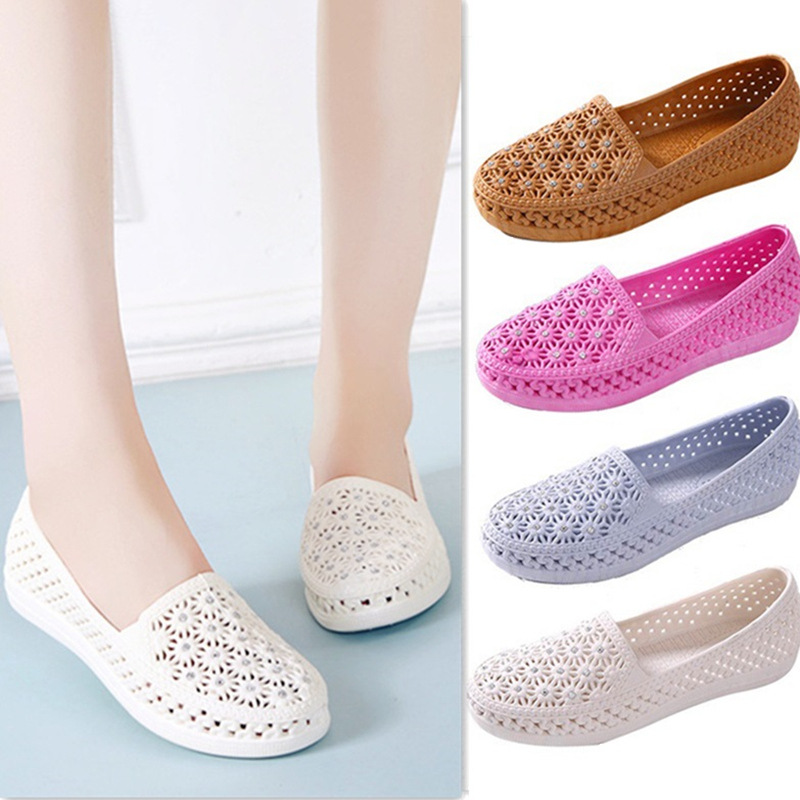 Free Shipping Nurse Shoes Summer Women's White Plastic Sandals Soft Bottom Mom Shoes Women's Flat Bottom Rhinestone Beach Shoes Rain Boots Women