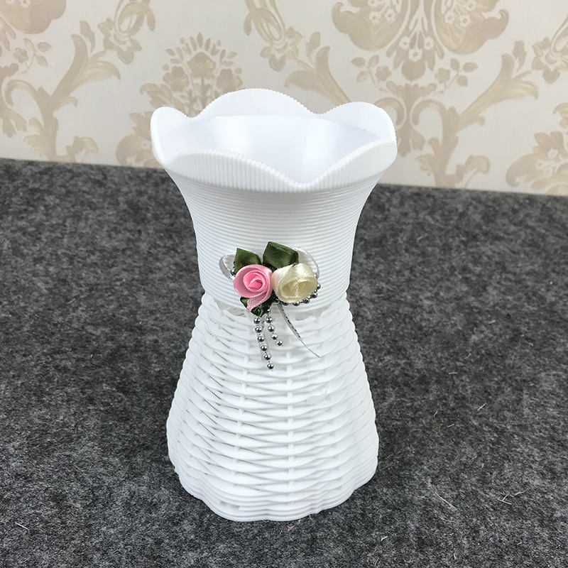厂家批发白色塑料小花蓝 藤编插花摆件花瓶 仿真花装饰梅口小圆瓶