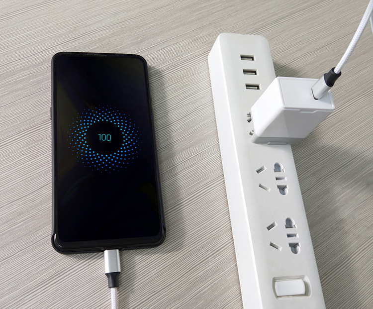 新款pd快充充电器 3c认证18w充电头适用于苹果手机平板快充充电头