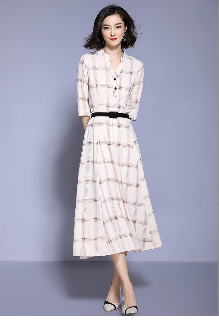 实拍2019春新款时尚格子大牌超显瘦女人味过膝大摆女装连衣裙