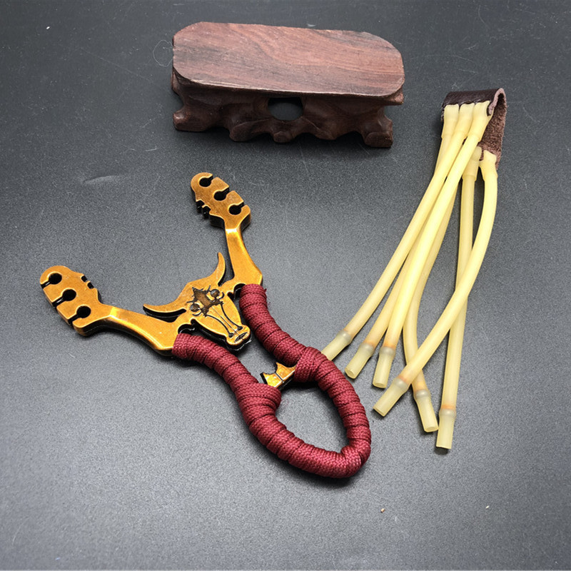 现货三卡牛头弹弓锌合金牛头弹弓古铜色手柄缠伞绳带皮筋包装批发