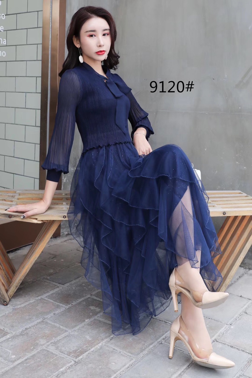 新款大码女装 时尚高档灯笼袖褶皱连衣裙 大版收腰不规则连衣长裙