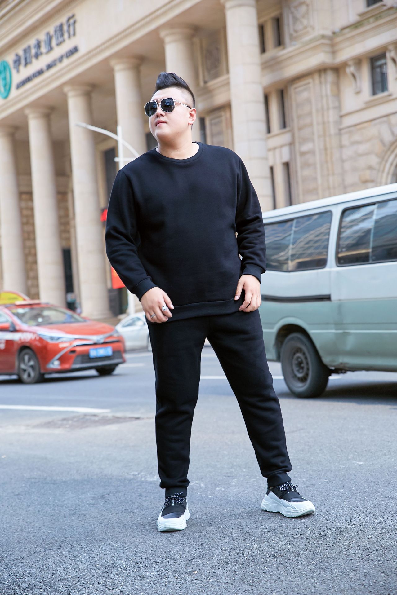 大码圆领卫衣套装春秋加肥加大胖男休闲运动潮胖宽松纯色大码套装