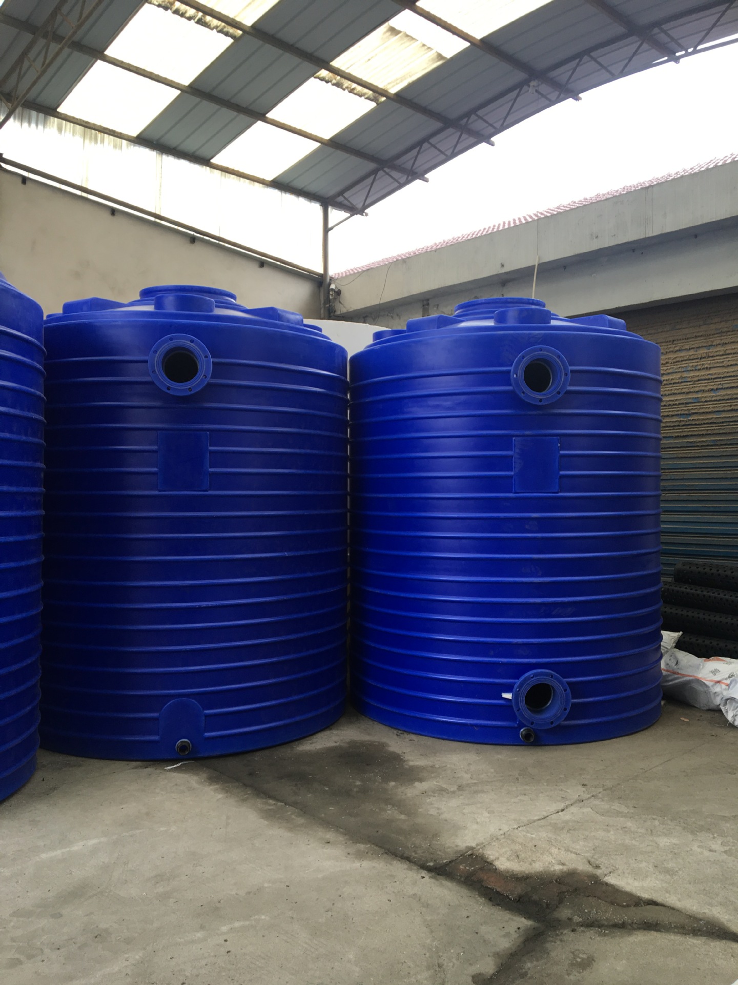 滚塑水箱_厂家直供8000l塑料pe水箱 8吨食品级耐酸碱盐 防老化水塔