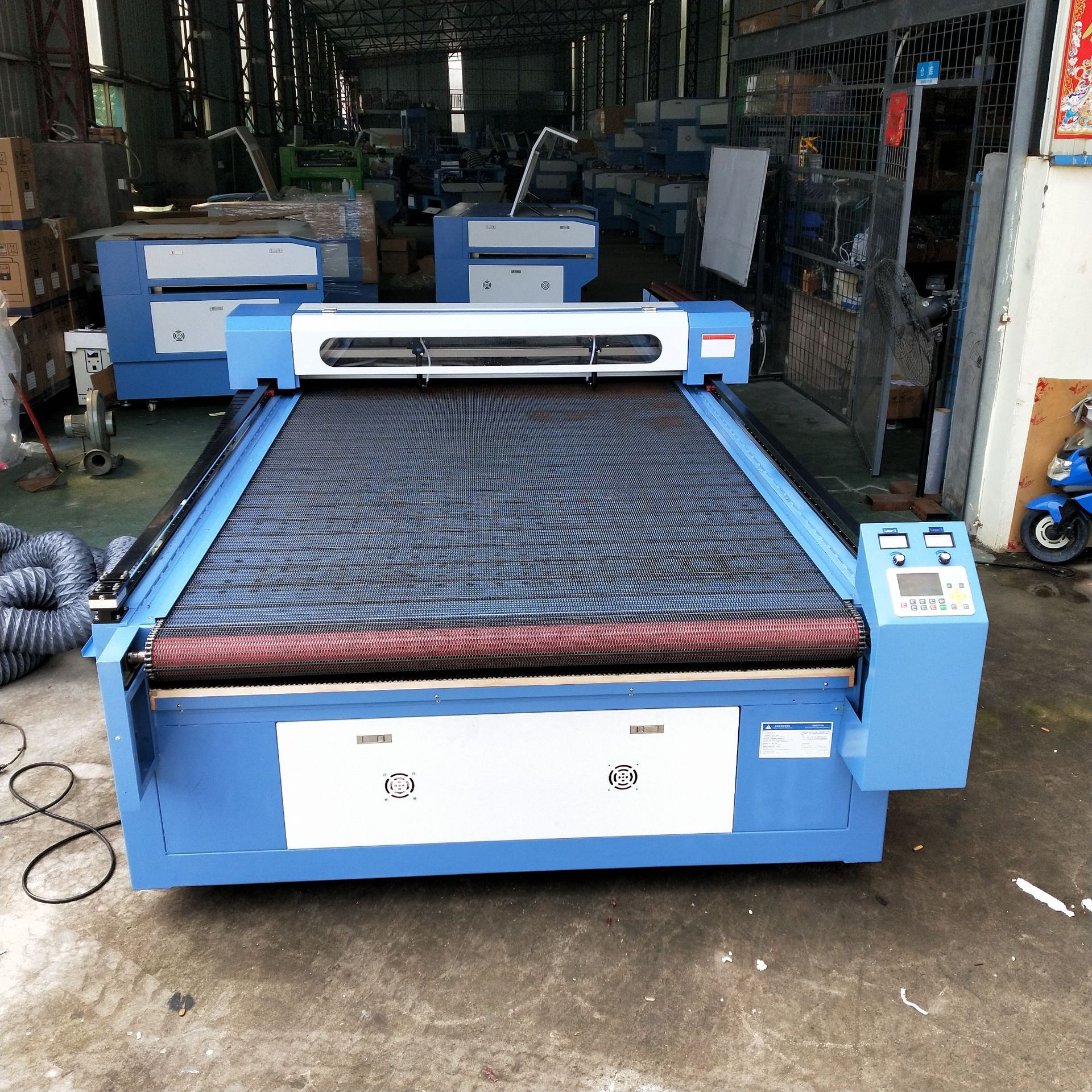 高速激光裁床机 3*6米自动送料激光切割裁剪机 cad数控激光裁布机