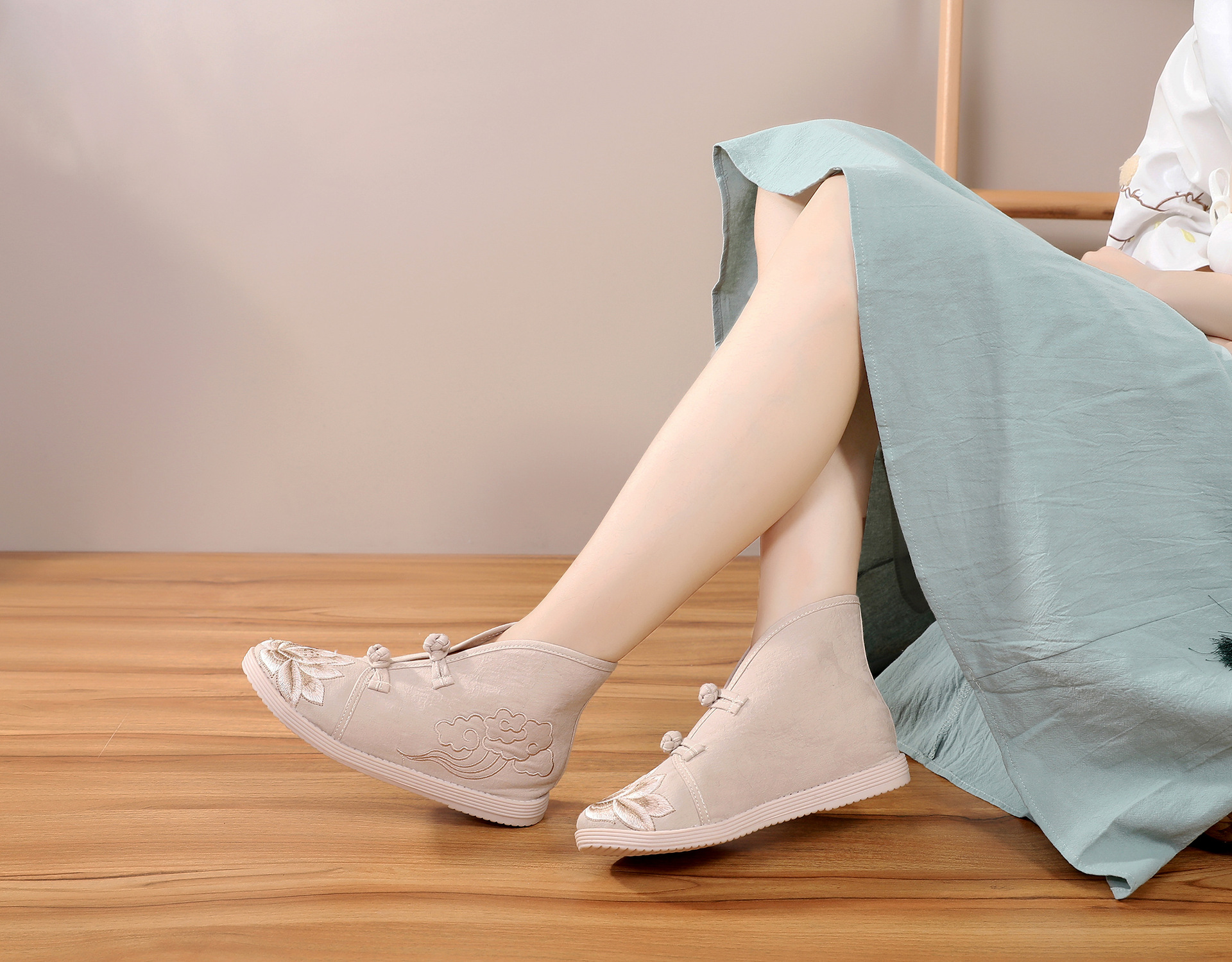 茶服禅意靴女老北京布鞋古风汉服旗袍绣花鞋复古短靴布靴一件代发