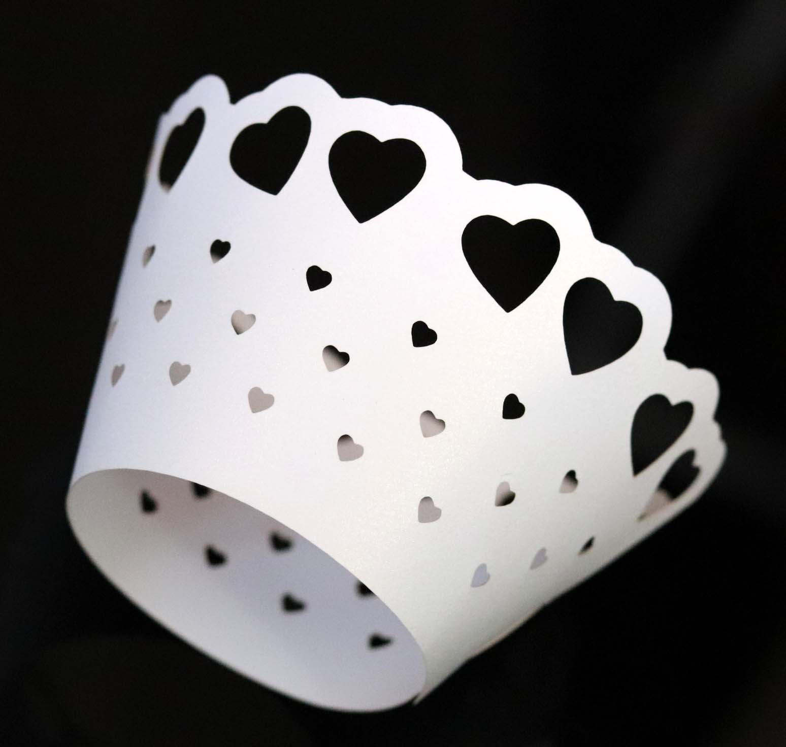 蛋糕围边 婚庆纸杯红色点点小爱心激光镂空纸托花边深圳批发