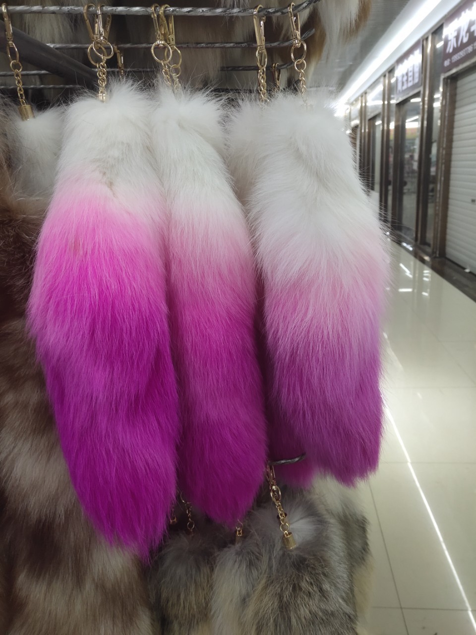 2020真狐狸尾巴毛钥匙链渐变色狐狸尾巴可做肛塞尾巴颜色鲜艳