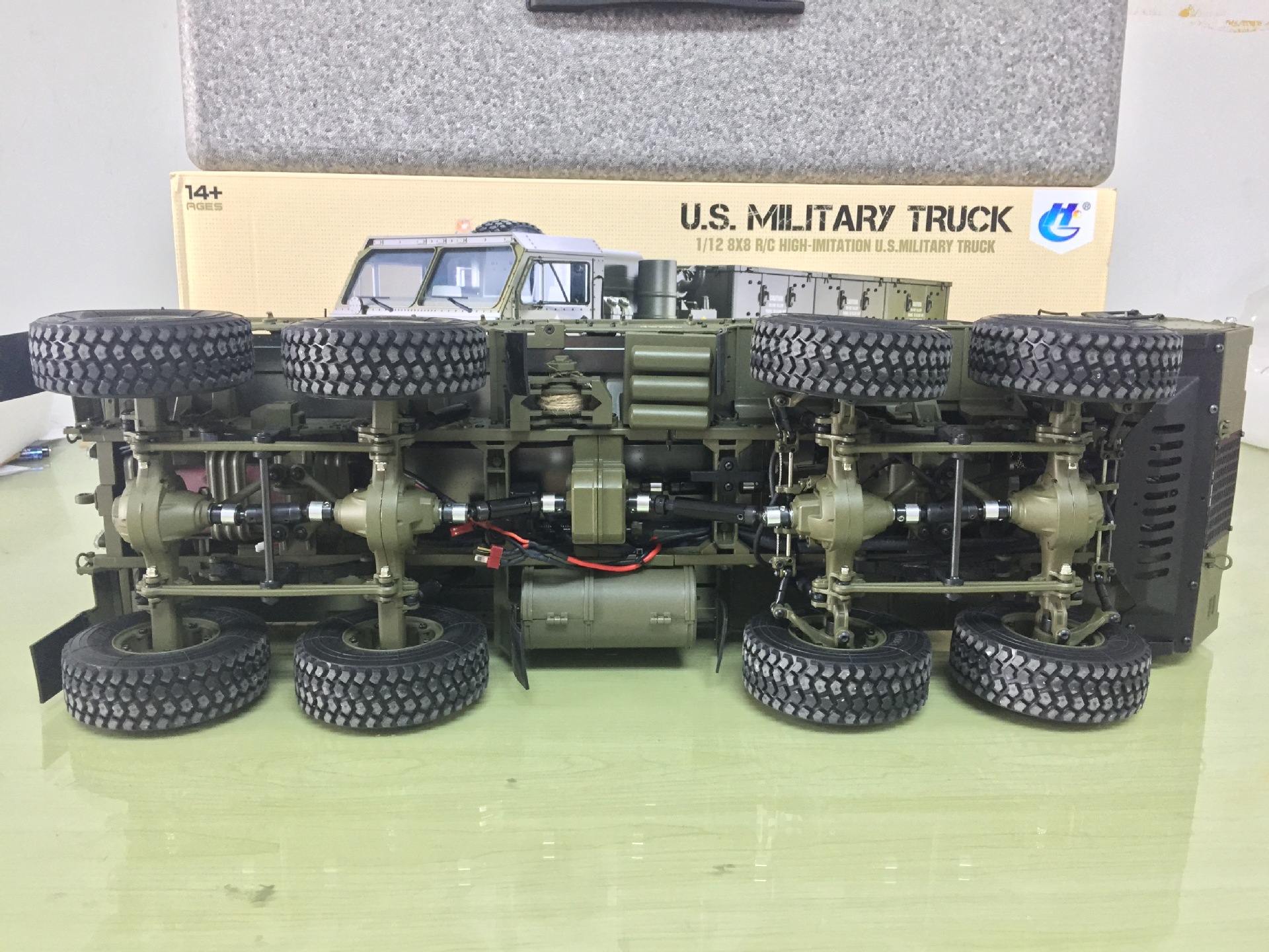 恒冠1/12重型卡车8轮军用拖头p802 p801 p803a遥控车大型玩具方控