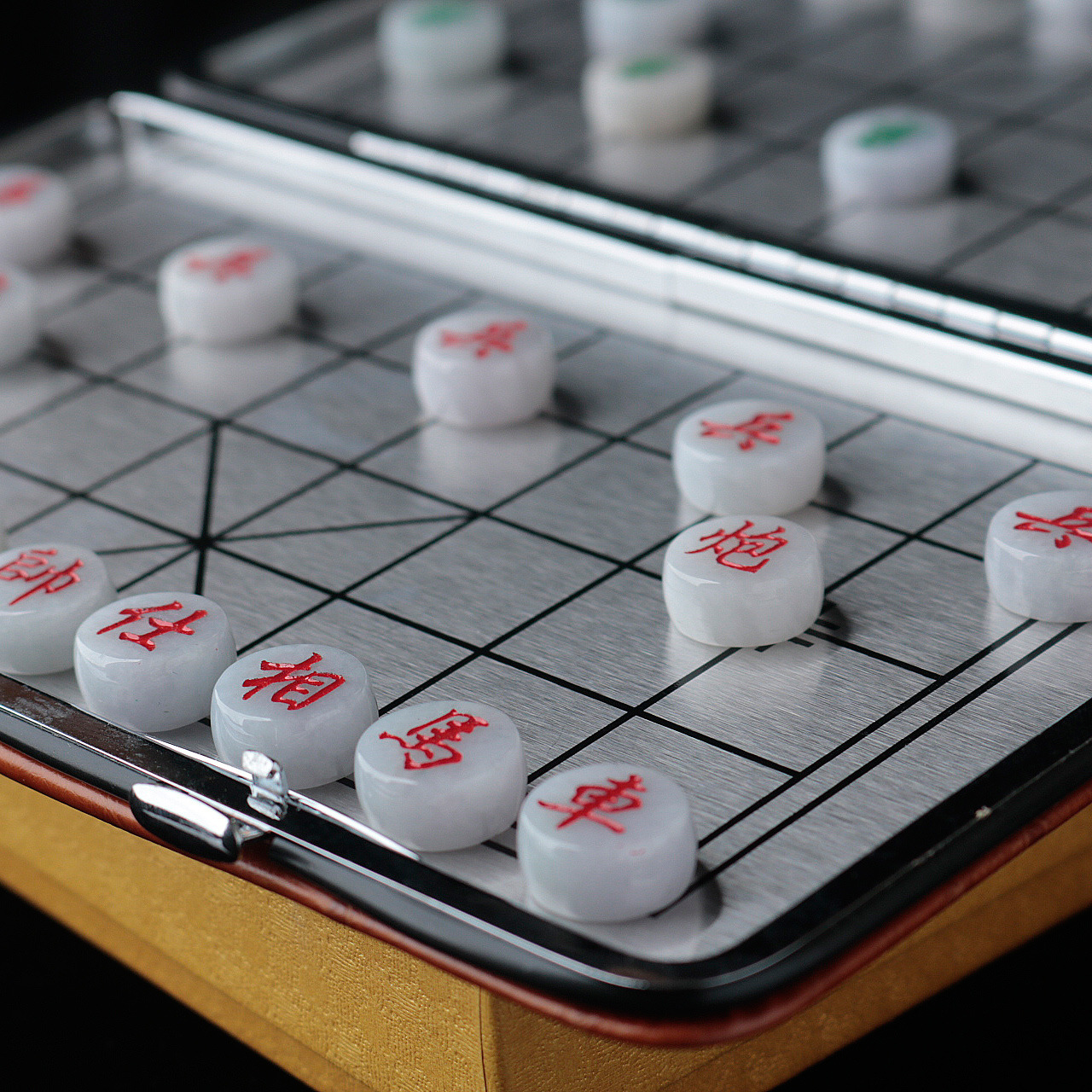 厂家直销一手货源支持定制天然正品a货老坑缅甸翡翠象棋手把件