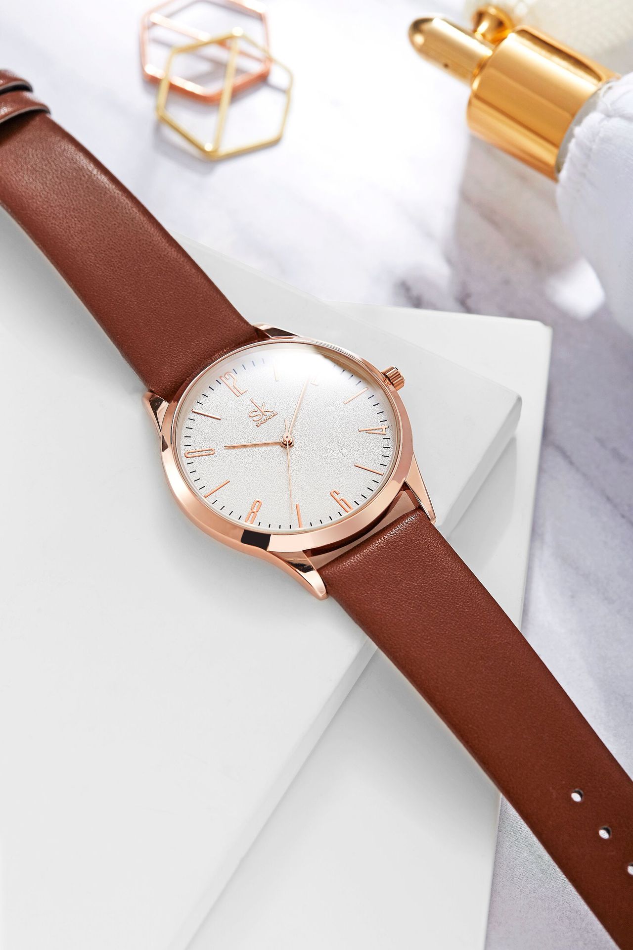 胜刻经典大表盘情侣手表 皮带款石英表 数字男女对表型号9003