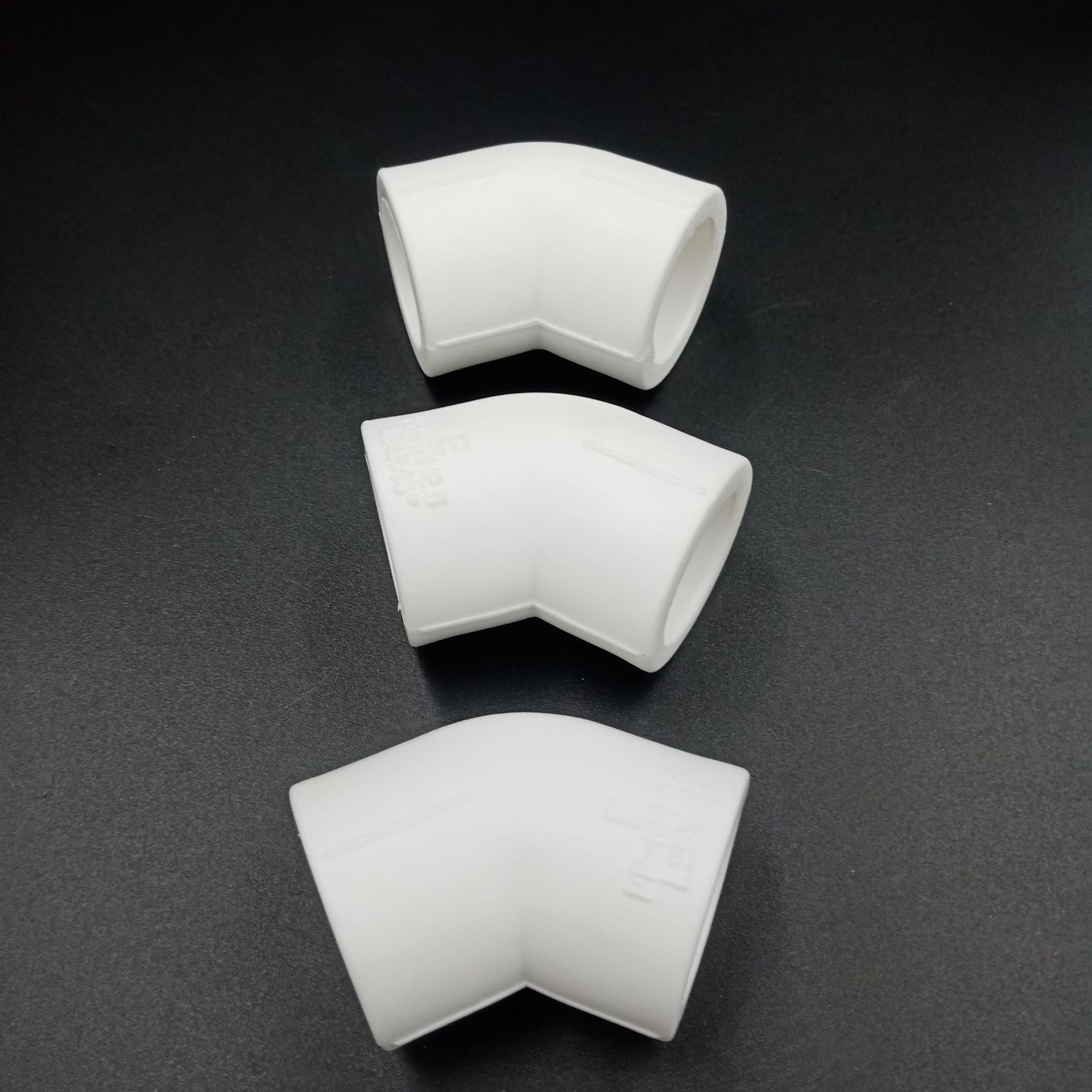 厂家批发ppr45度弯头 45°小弯热熔配件ppr自来水管ppr管件配件