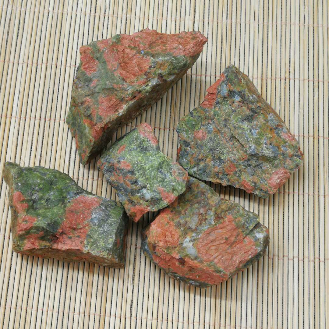 厂家直销天然花绿石 原石3-5cm 色彩艳丽消磁 饰品 摆件 原石批发