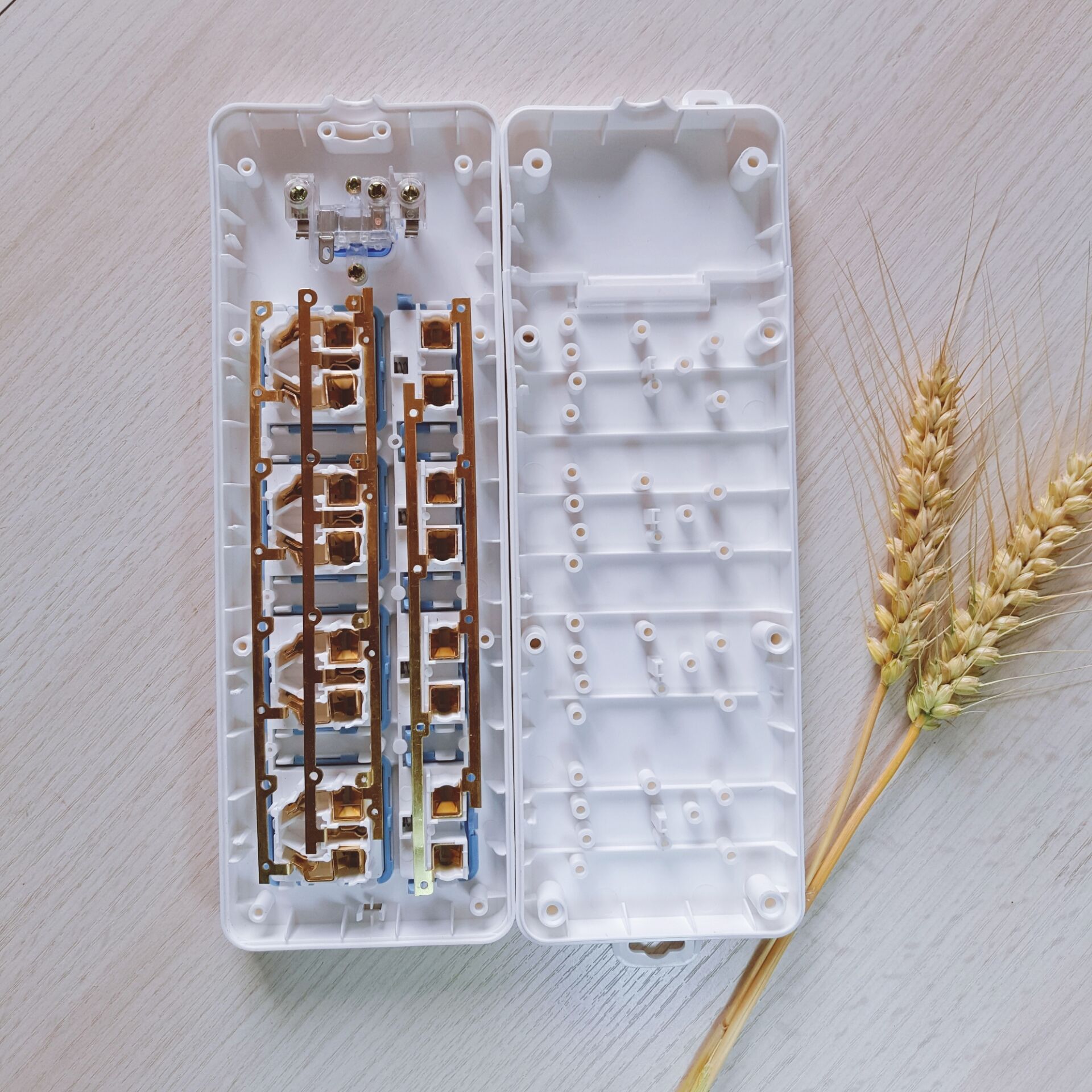 慈溪插座厂家供应外壳插线板散件 新国标3c标准插座配件