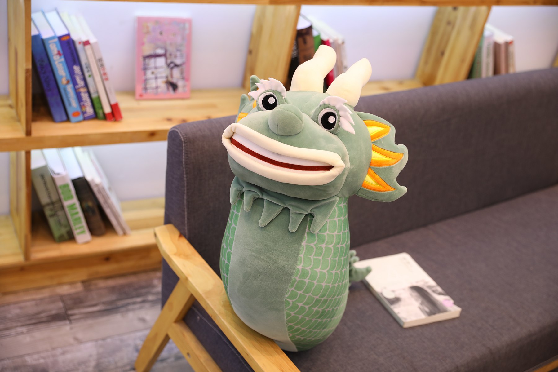 可爱中国龙毛绒玩具龙公仔抱着睡觉抱枕布娃娃玩偶生肖龙年吉祥物