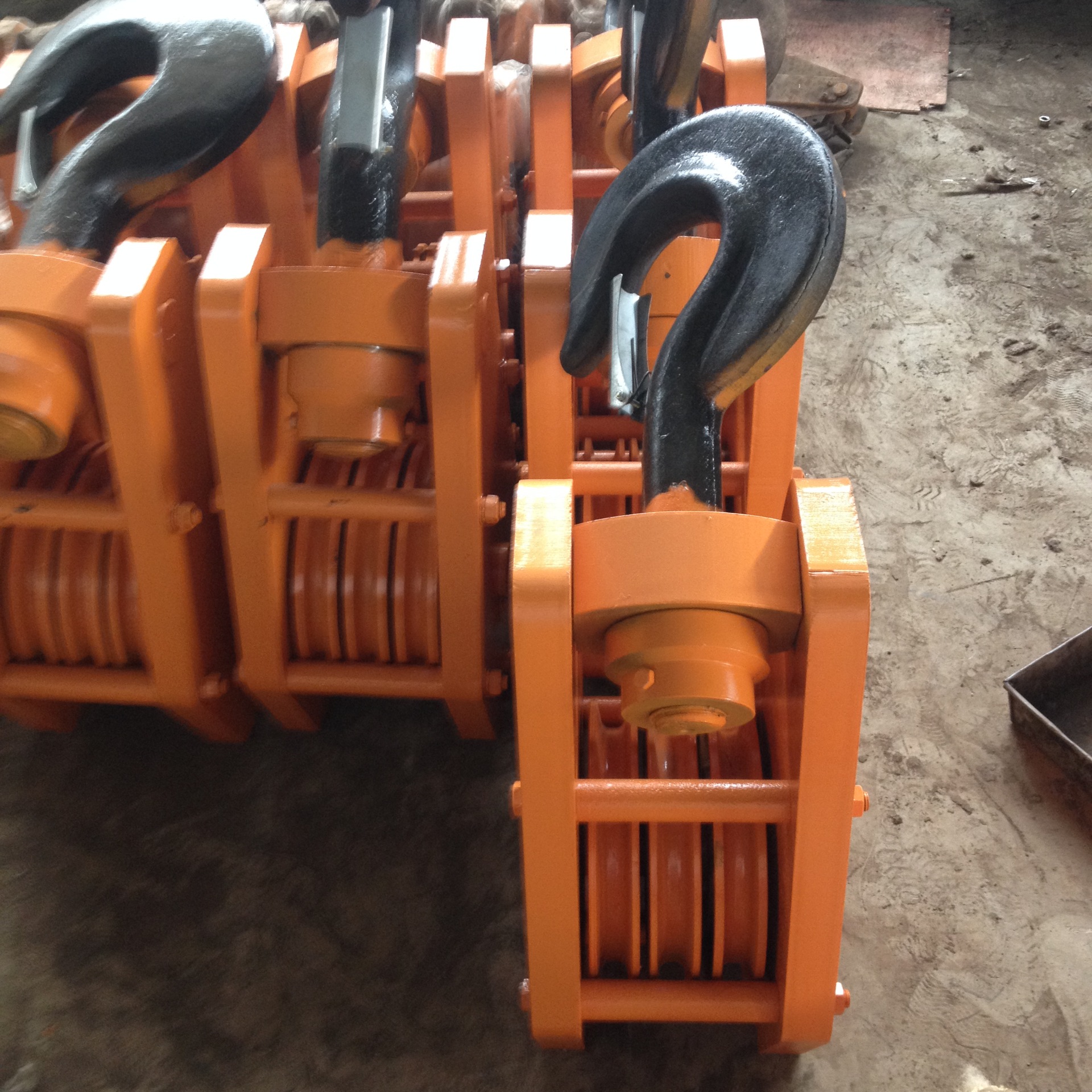 厂家济宁鹏齐吊车配件 起重吊钩 大量批发高强度吊钩-阿里巴巴