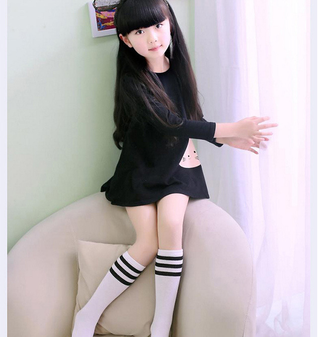 儿童运动完白色黑条三条杠足球袜