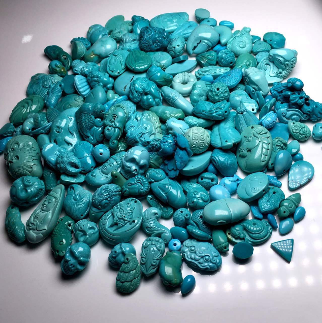 批发原矿绿松石小雕件卡子背云原石吊坠手工打磨杂件配饰diy配件