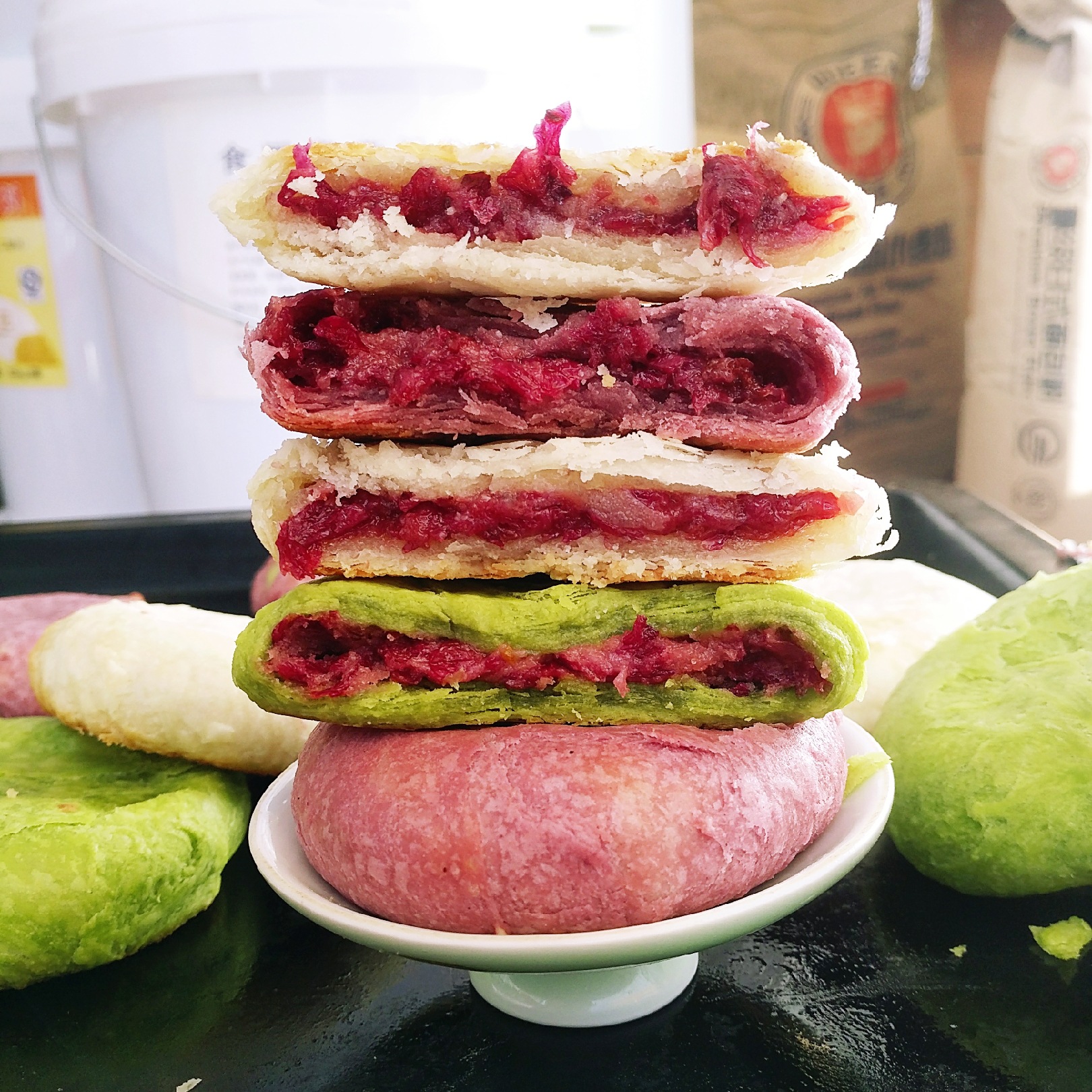 云南鲜花饼特产零食酥饼50克冷冻半成品现烤原味酥皮冻冻玫瑰饼