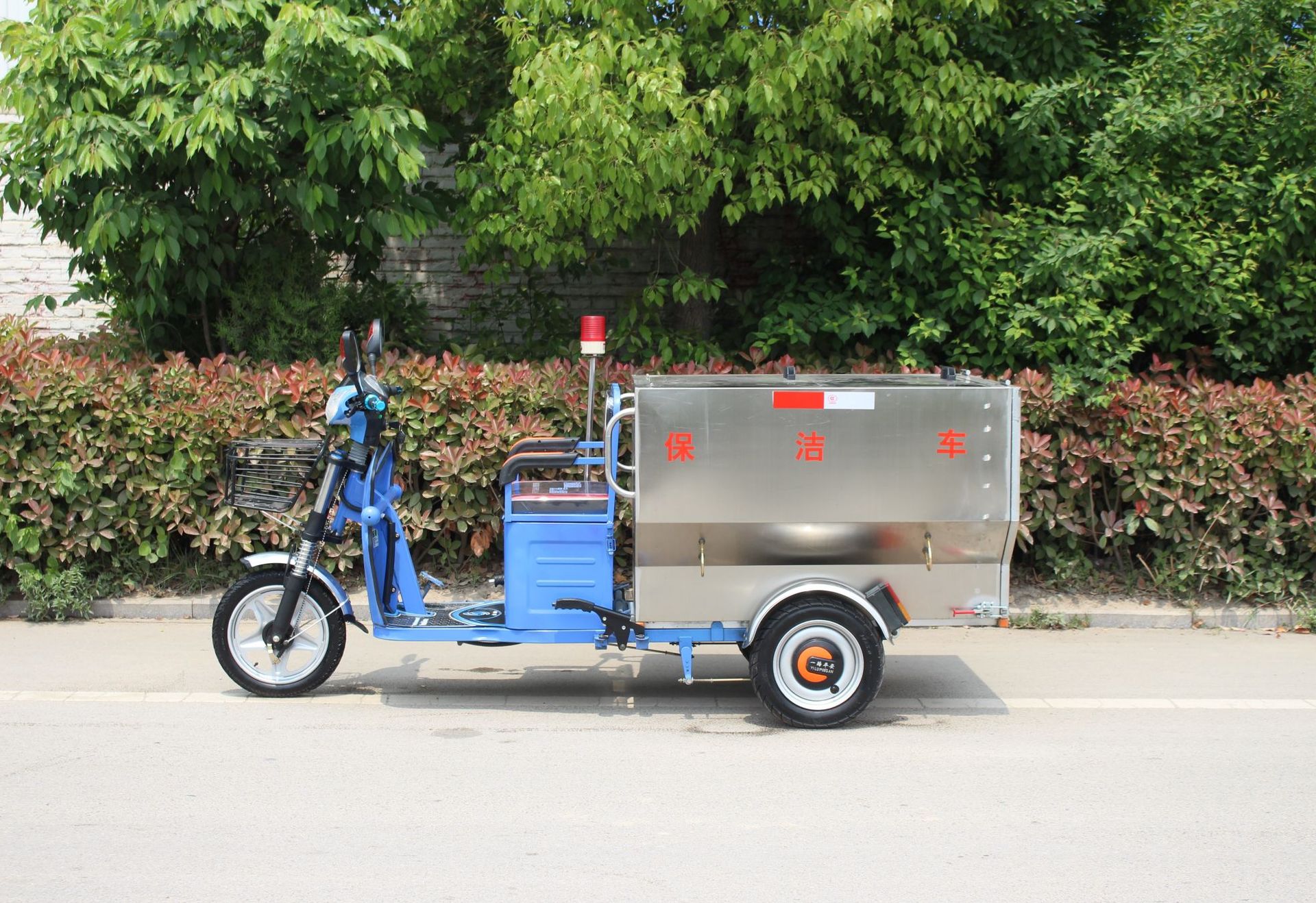 厂家直销400l不锈钢电动垃圾车 电动三轮保洁车新疆保洁车厂三轮