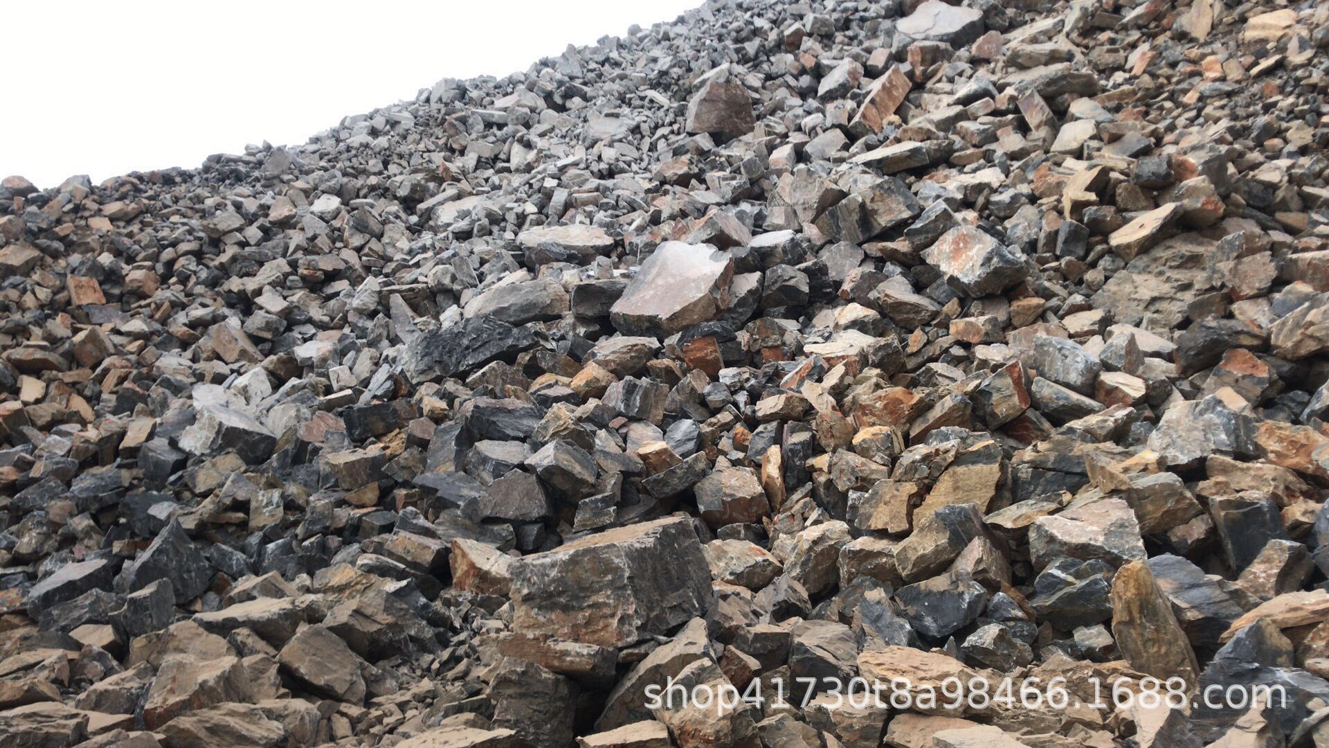 高速公路护坡石 堤坝河岸护坡石 河岸防汛挡土块石 毛石 手搬块