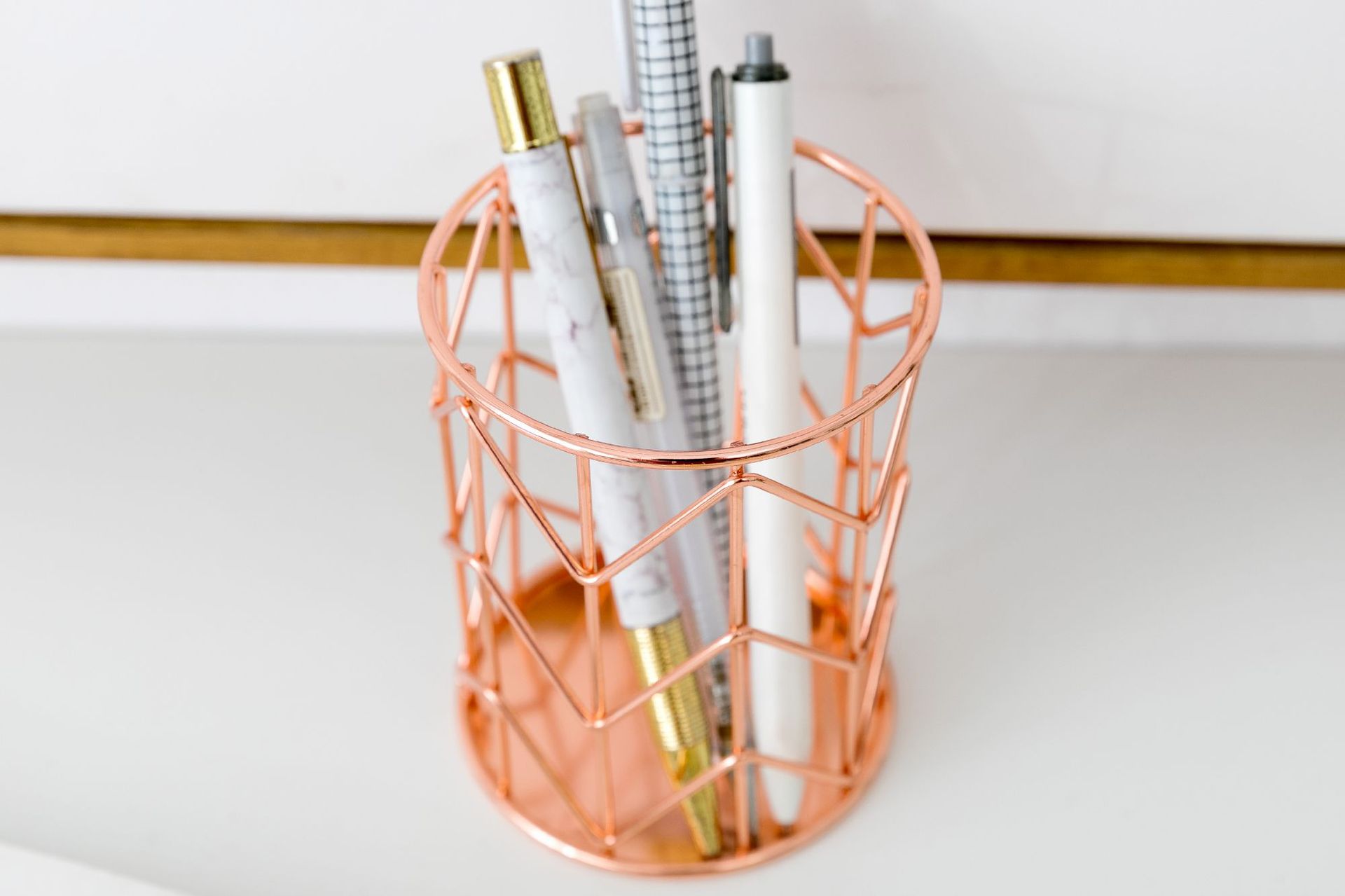 铭强北欧风ins摆件金属电镀创意玫瑰金摆件化妆品收纳筒笔筒