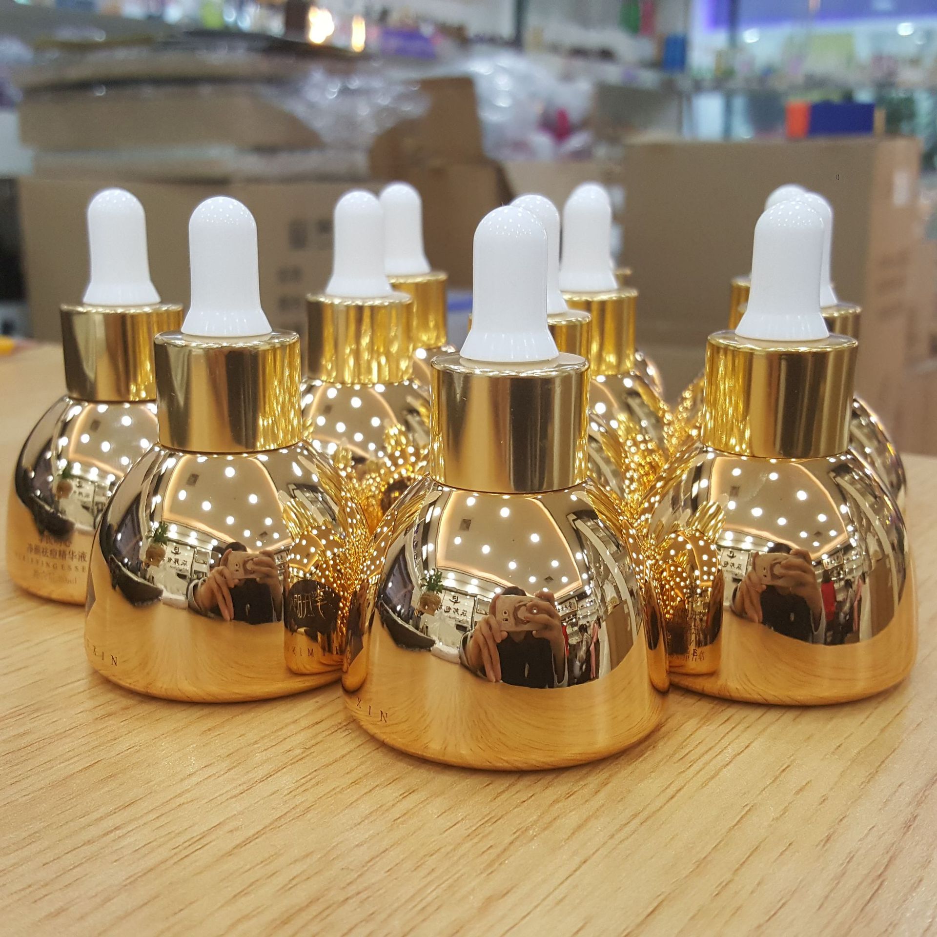 现货供应小金瓶30ml宝塔玻璃瓶滴管小金瓶精华液瓶