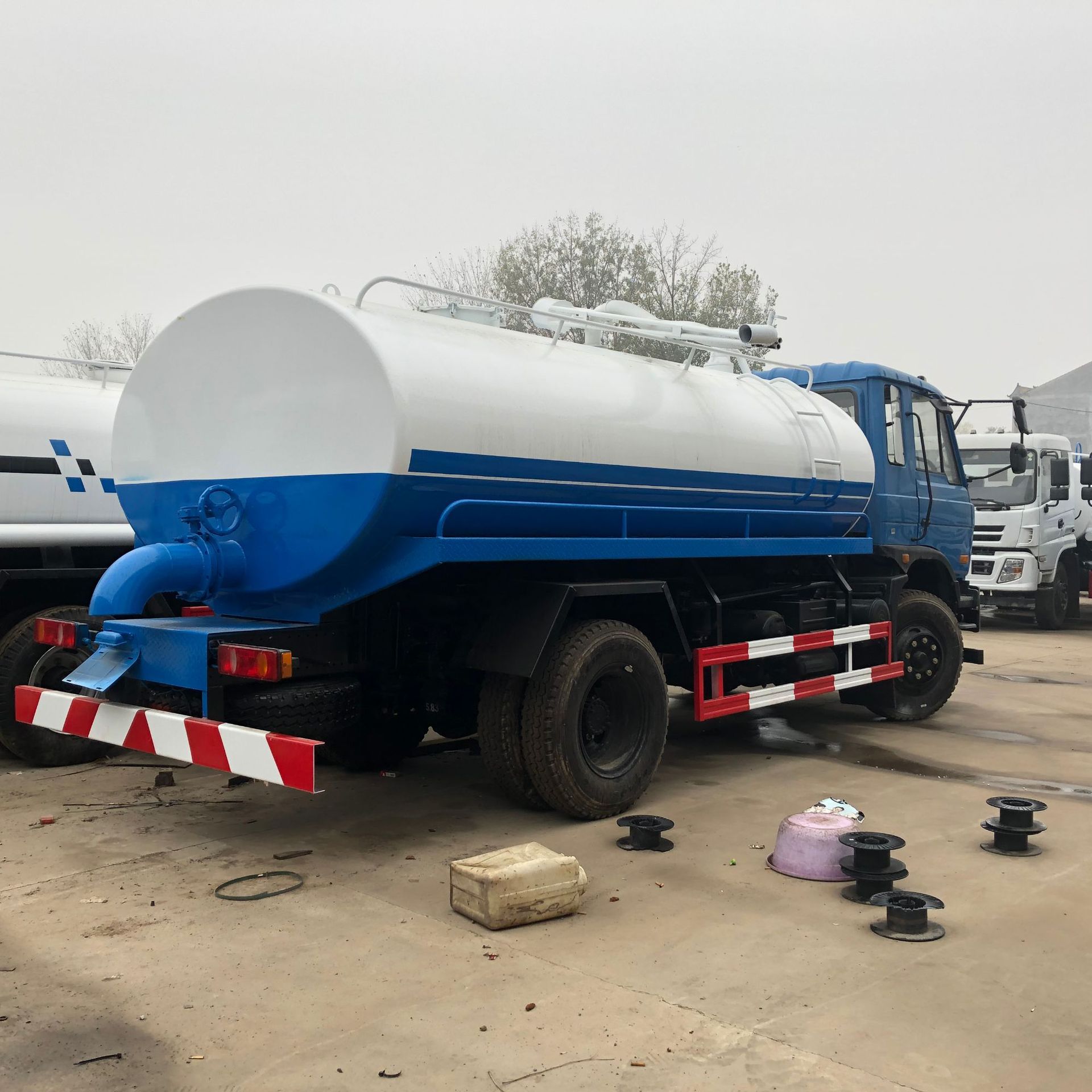 大型六轮吸粪车东风145 化粪池养殖场抽粪车 粪便运输车 圣鲁环卫