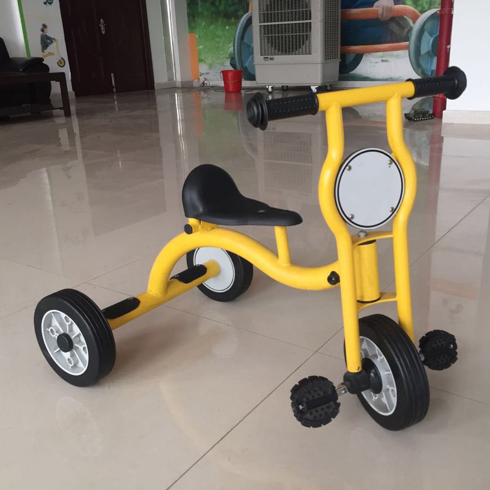 幼儿园三轮脚踏车儿童兜风车户外运动健身玩具晨教双人脚蹬威力车