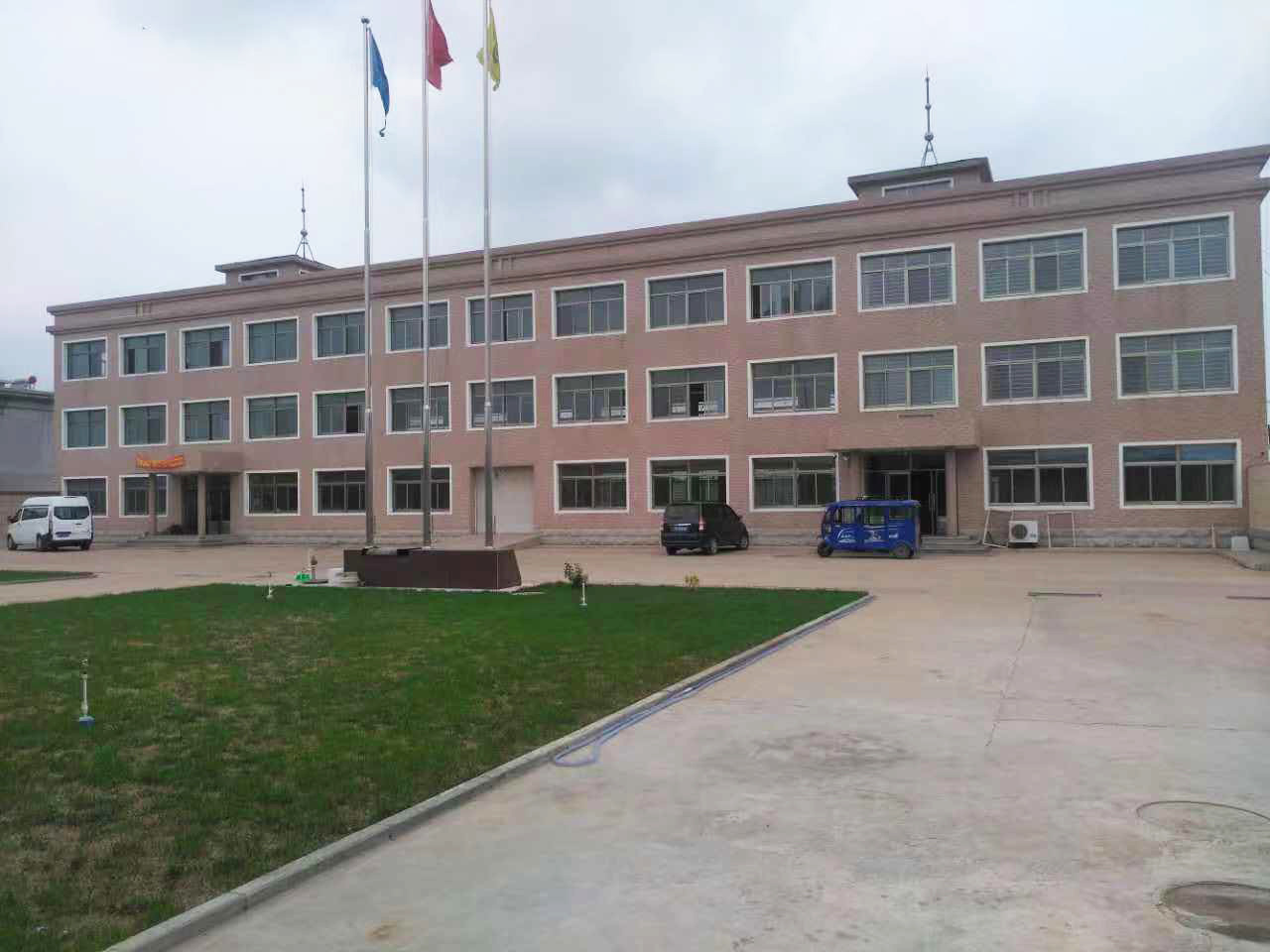 兴城市七色海服装厂