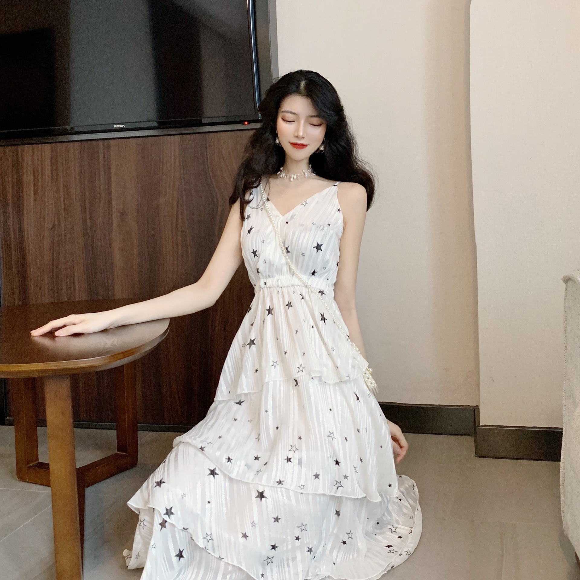 星星吊带连衣裙女2019夏新款度假很仙的法国小众多层次蛋糕裙长裙