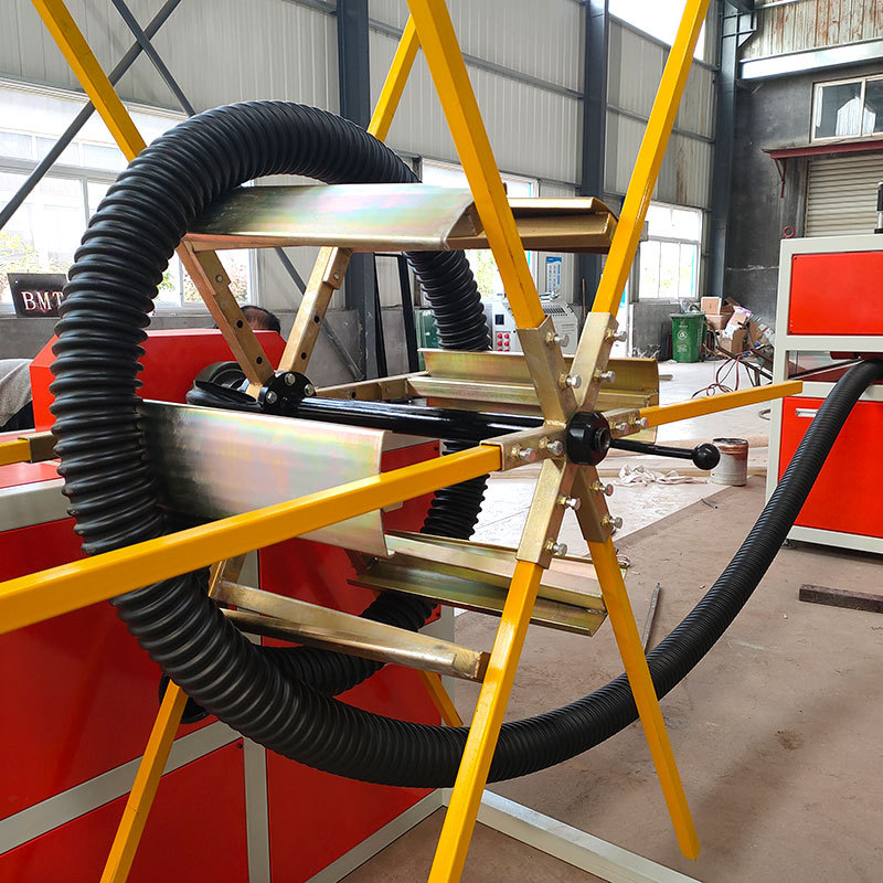 厂家直供pe碳素螺旋管设备穿线管生产线 电缆螺旋护套管设备