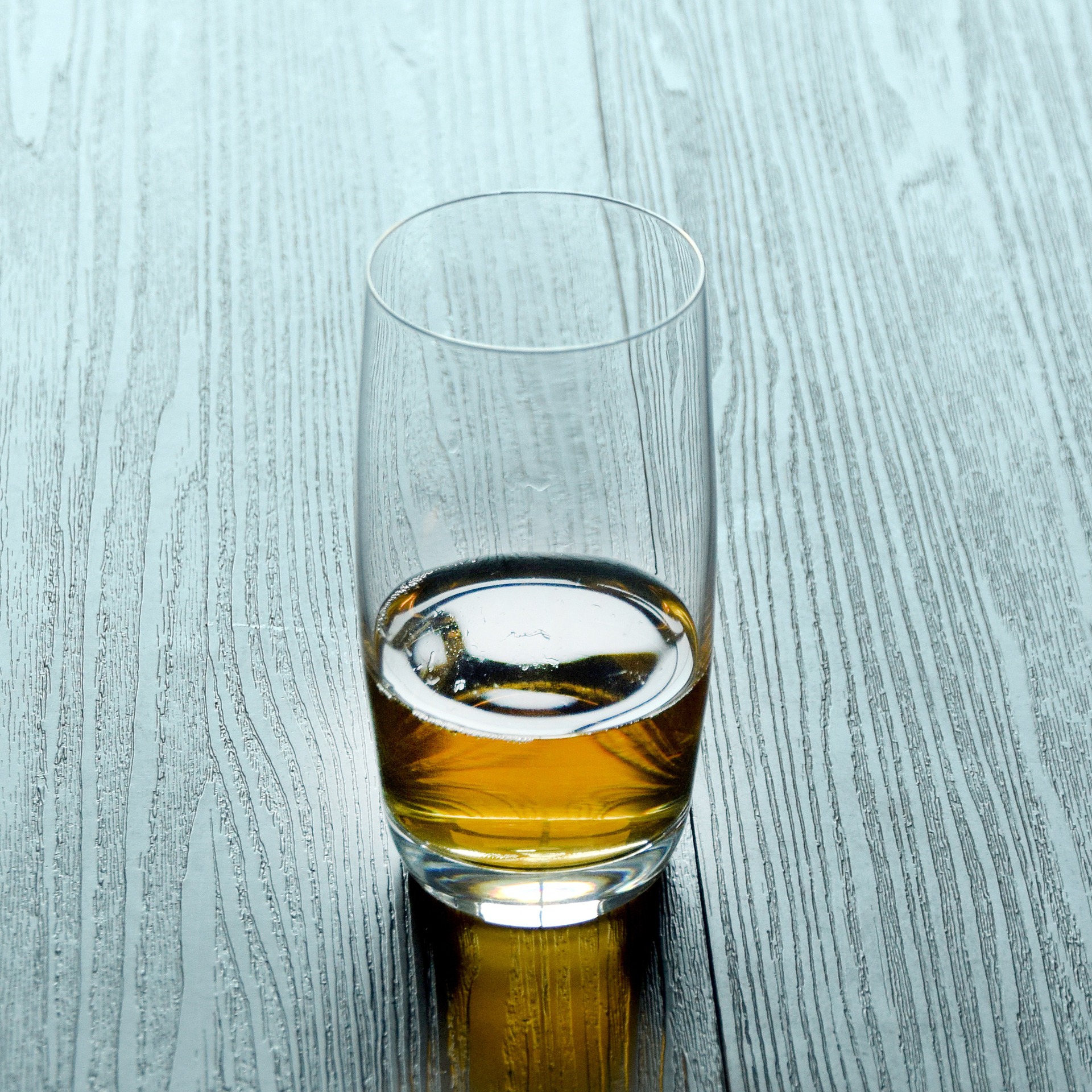 厂家直销透明水晶玻璃高款蛋形杯吹制牛奶水杯果汁杯高档餐厅茶杯