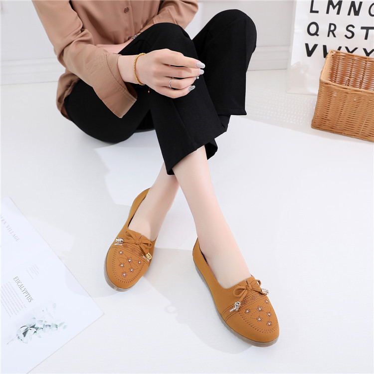 Spring and Autumn New Old Beijing Cloth Shoes Women's Pumps Beef Tendon Soft Bottom Mom Shoes Middle-Aged and Elderly Casual Flat Shoes