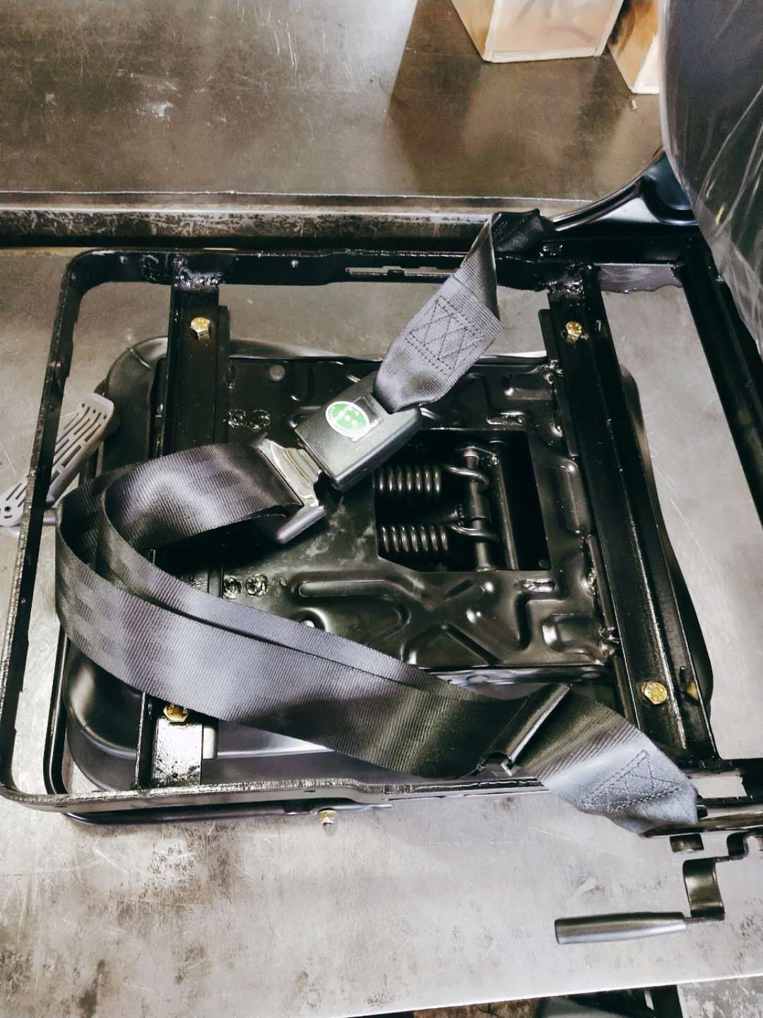 厂家直销解放151九平柴弹簧座椅改装工程机械减震货车座椅总成