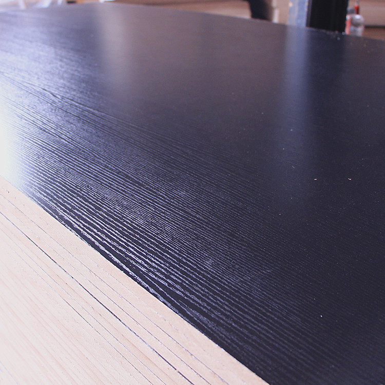 【现货供应】不崩边橱柜衣柜刨花板  热压防潮密度板定制颗粒板